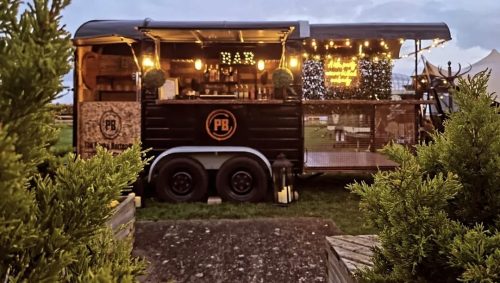 Horse box bar